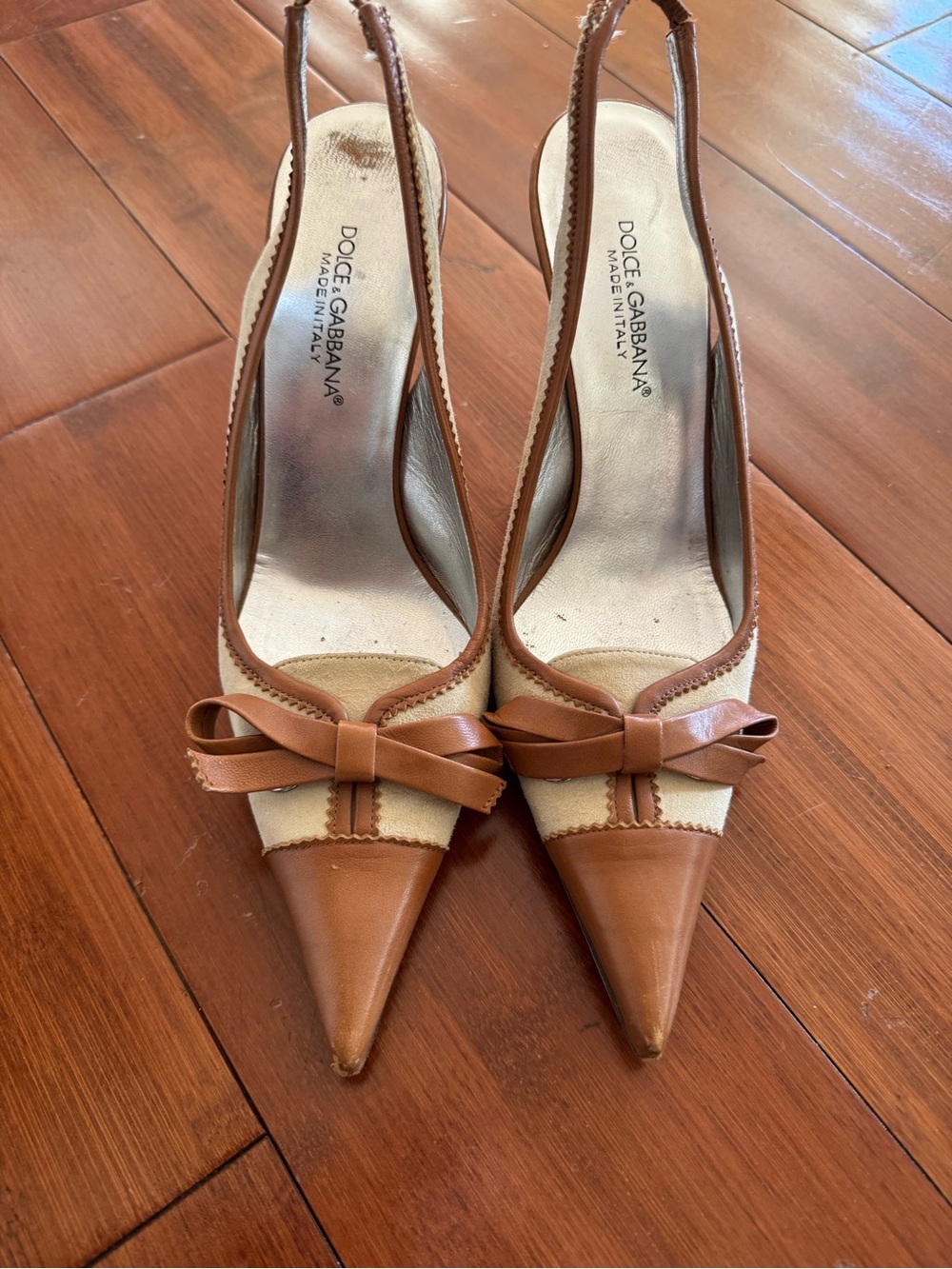 Dolce & Gabbana Tan and Cream Leather Pointed-Toe Slingback Pumps with Bow